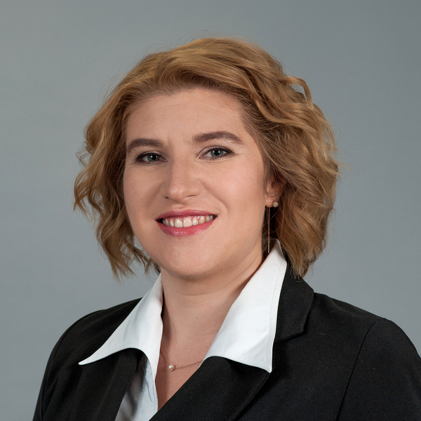 Елена Саратцева