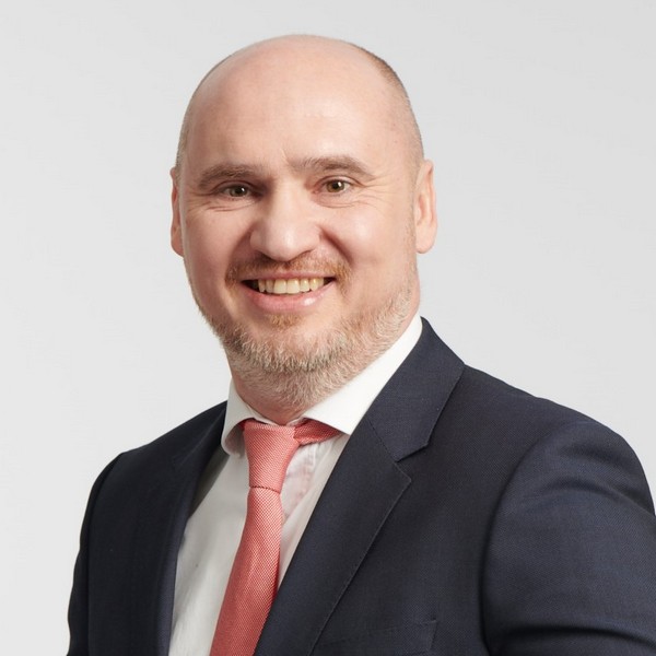 Максим Арефьев